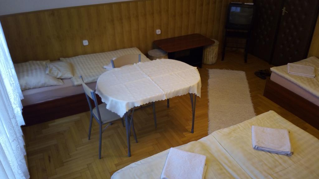 Csillag Panzio Hotel Vac Bagian luar foto